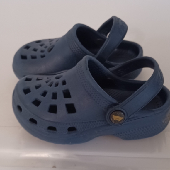 Kids DOGGEKS Blue Clogs Size 9 Emblem - Picture 1 of 6